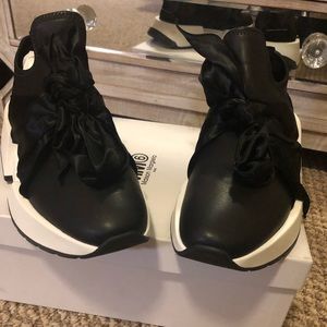 Maison Margiela Leather platform sneaker with bow